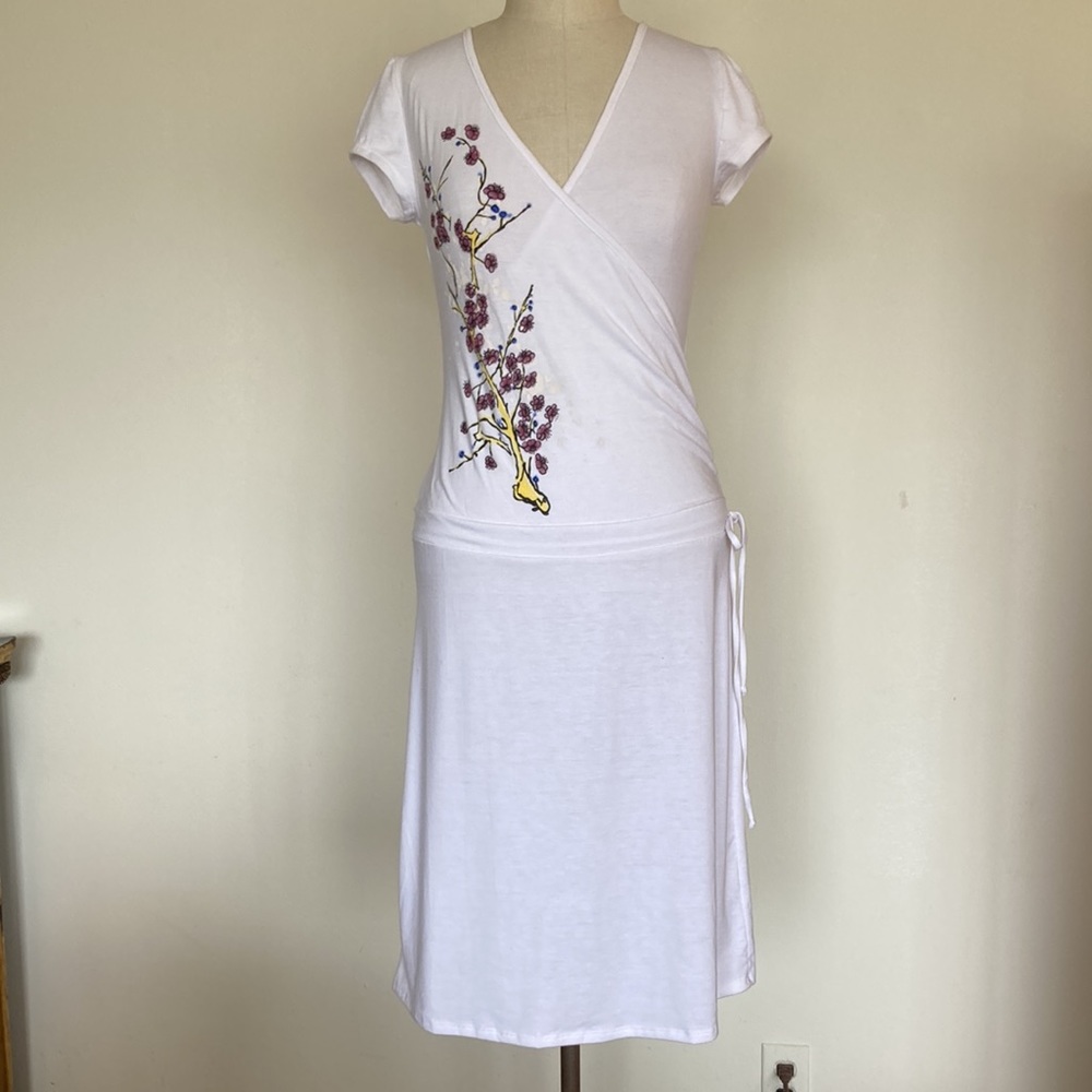 Romeo & Juliet Couture knit drop waist dress, flower detail, marked L but fits S